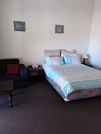 Marri Lodge & Cottages