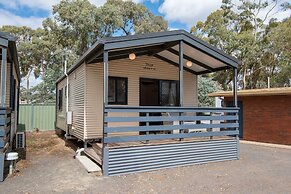 Golden Country Motel & Caravan Park