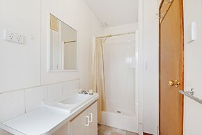 Golden Country Motel & Caravan Park