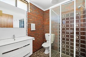 Golden Country Motel & Caravan Park