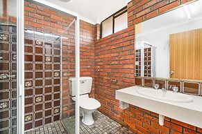 Golden Country Motel & Caravan Park