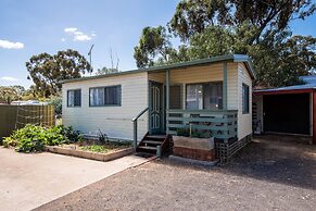 Golden Country Motel & Caravan Park