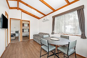 Golden Country Motel & Caravan Park