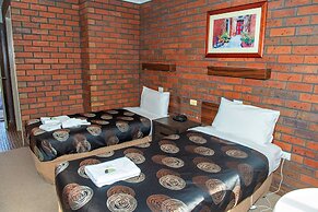 Golden Country Motel & Caravan Park