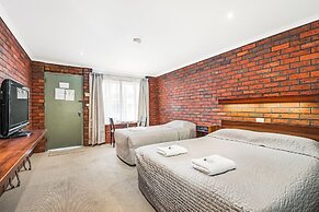 Golden Country Motel & Caravan Park