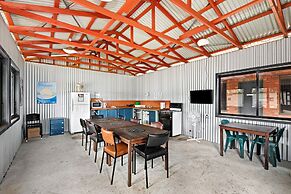 Golden Country Motel & Caravan Park