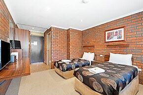 Golden Country Motel & Caravan Park