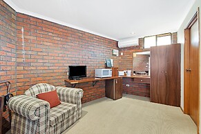 Golden Country Motel & Caravan Park