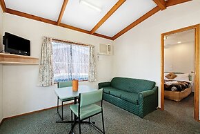 Golden Country Motel & Caravan Park