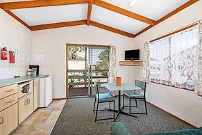 Golden Country Motel & Caravan Park
