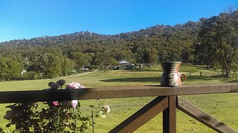 Wisteria Cottage and Cabins