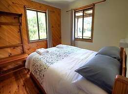 Wisteria Cottage and Cabins