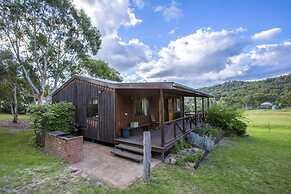 Wisteria Cottage and Cabins