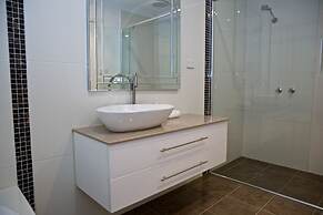 Yarra Glen Racecourse Apartments