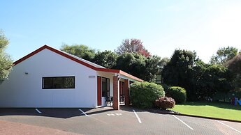 Bk's Counties Motor Lodge