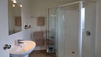 Bk's Counties Motor Lodge