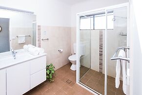 Mollymook Seascape Motel & Apartments