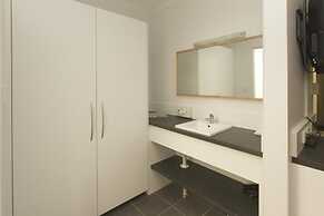 Glenmore Palms Motel