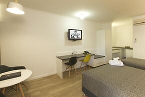 Glenmore Palms Motel