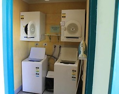 Glenmore Palms Motel