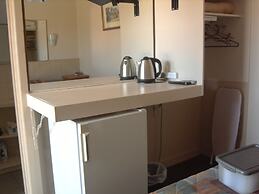 Travellers Rest Motel