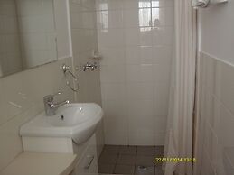 Travellers Rest Motel