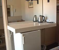 Travellers Rest Motel