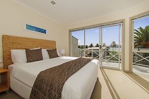 Crowsnest Apartments