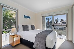Crowsnest Apartments