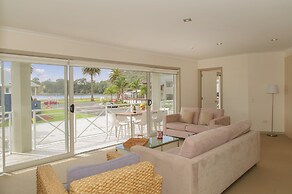 Crowsnest Apartments