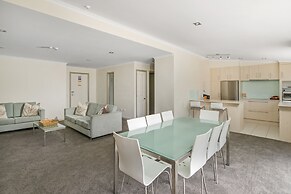 Crowsnest Apartments