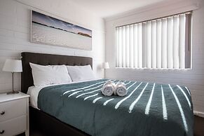 Archipelago Apartments