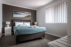 Archipelago Apartments