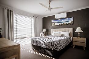 Archipelago Apartments