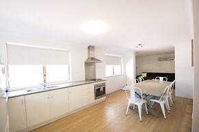 Archipelago Apartments