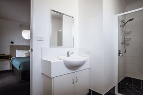 Archipelago Apartments