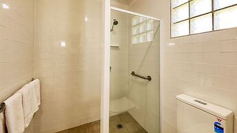 Riverland Motor Inn & River's Restaurant