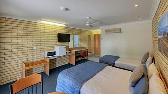 Riverland Motor Inn & River's Restaurant