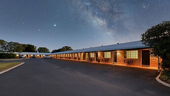Riverland Motor Inn & River's Restaurant