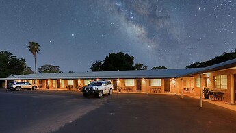 Riverland Motor Inn & River's Restaurant