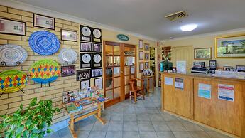 Riverland Motor Inn & River's Restaurant