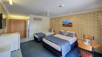 Riverland Motor Inn & River's Restaurant