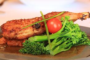 Riverland Motor Inn & River's Restaurant