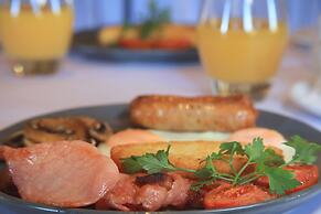 Riverland Motor Inn & River's Restaurant