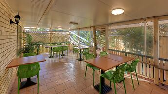 Riverland Motor Inn & River's Restaurant