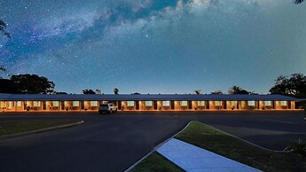 Riverland Motor Inn & River's Restaurant