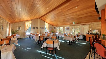 Riverland Motor Inn & River's Restaurant