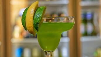 Riverland Motor Inn & River's Restaurant