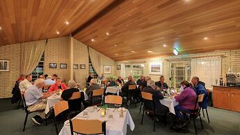 Riverland Motor Inn & River's Restaurant