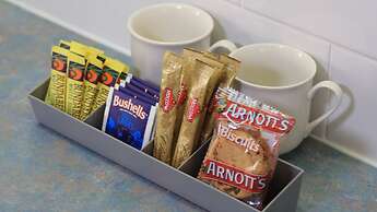 Riverland Motor Inn & River's Restaurant